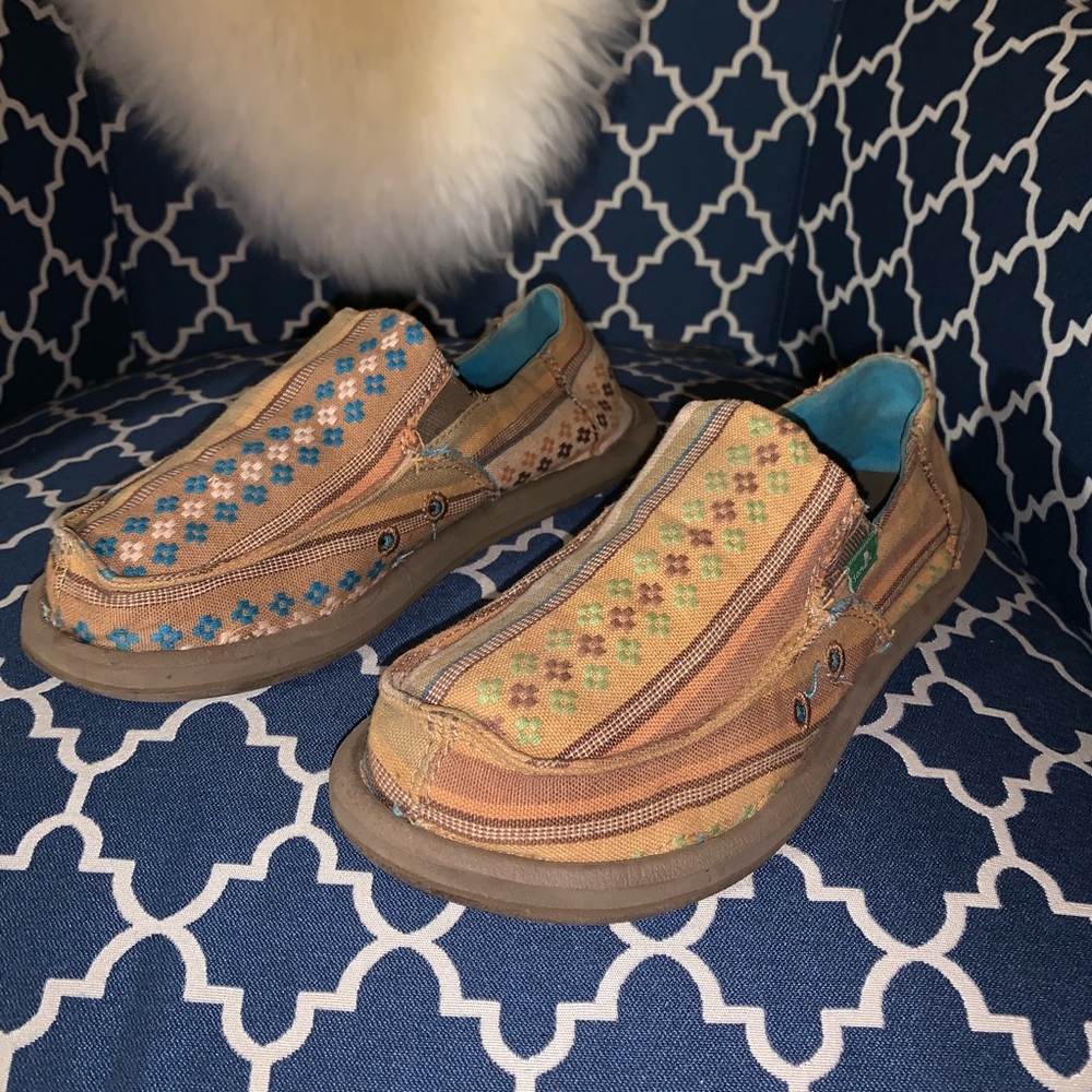 Sanuk Yellow Slip on Shoes Sz 5